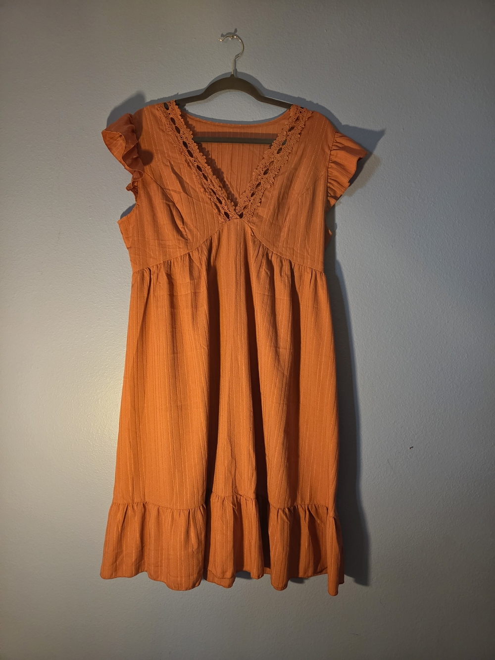 Flutter-Sleeve Orange Midi Dress with V-Neck Lace Trim